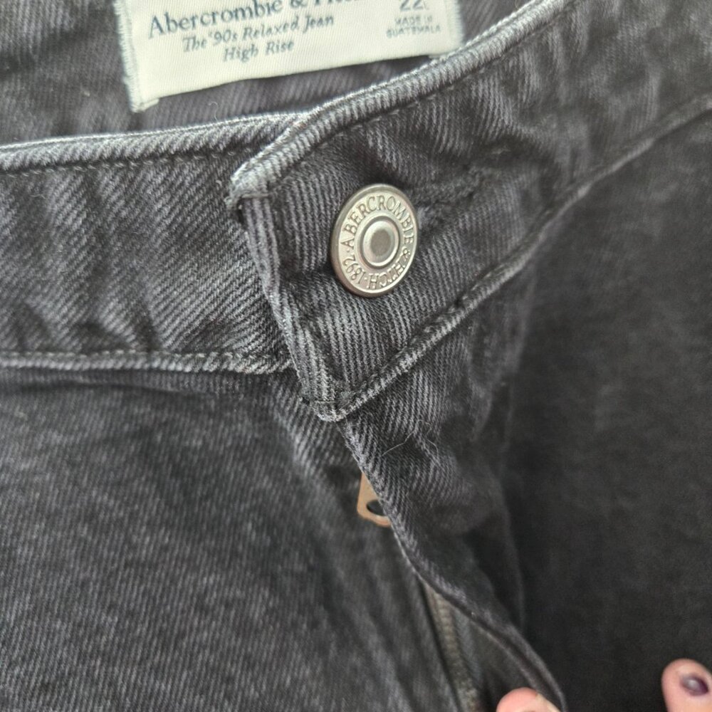 Abercrombie and Fitch Black Curve 90s High-Rise Split Hem Jeans 36L/22L - Picture 10 of 12